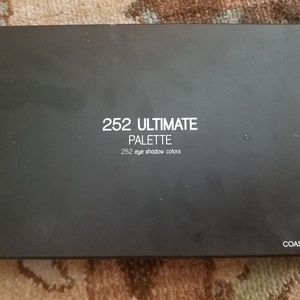 Coastal Scents 252 Eyeshadow Palette